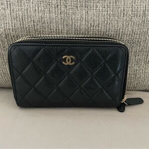 Caviar Quilted Large Gusset Double Zip
Around Wallet Black